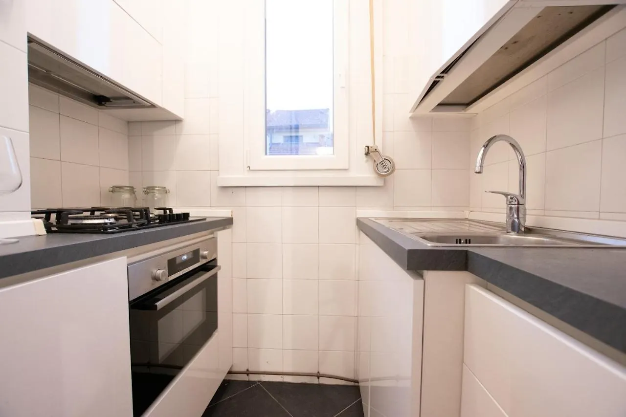 I Host Apartment - Bazzini 9 Milan