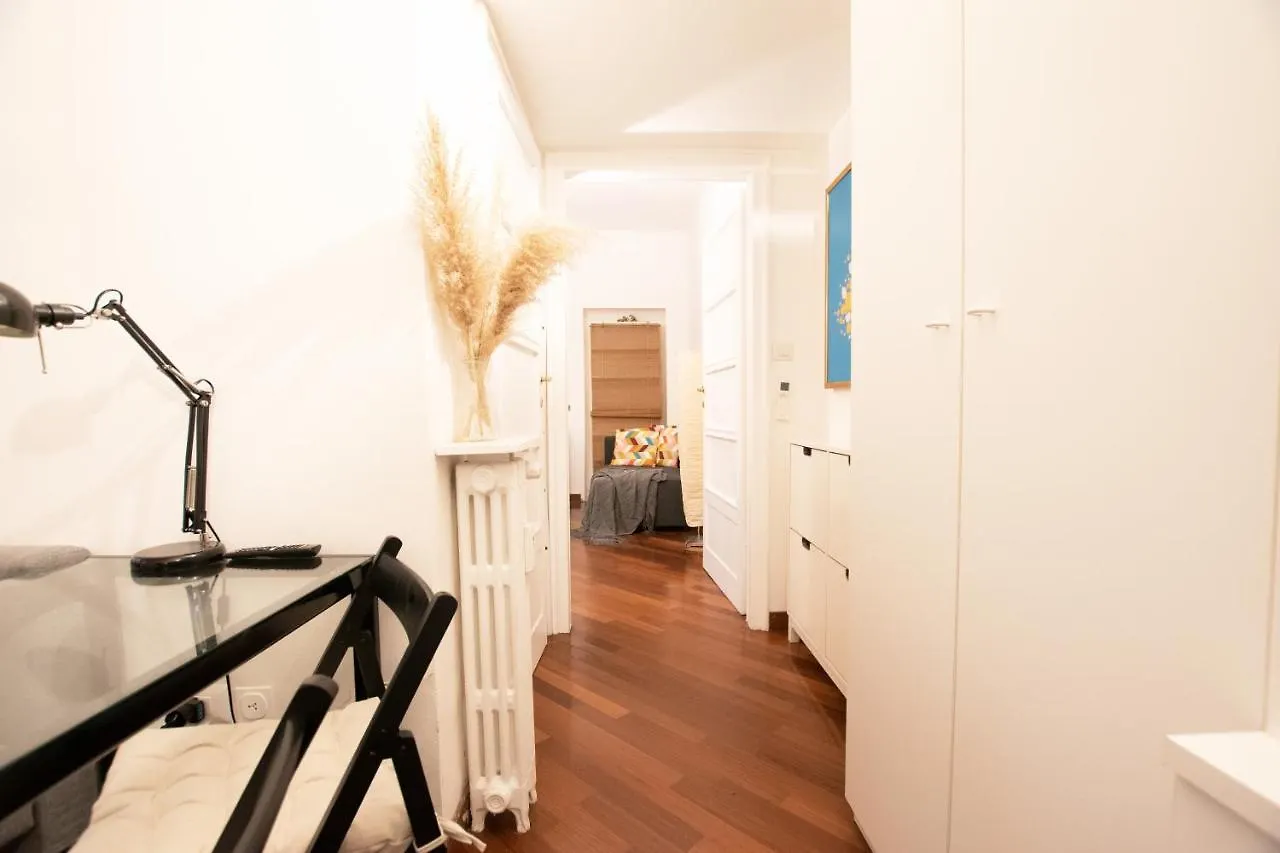 I Host Apartment - Bazzini 9 Milan Italy